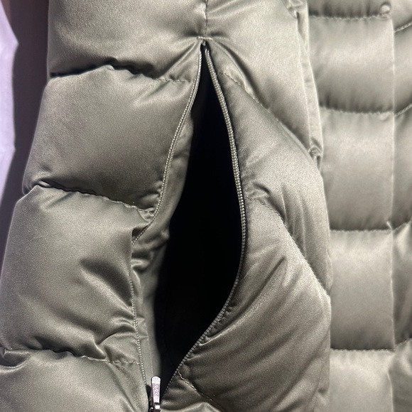 Patagonia Women's olive drab Puffer Jacket w zippers and snap buttons goosedown - Picture 10 of 14